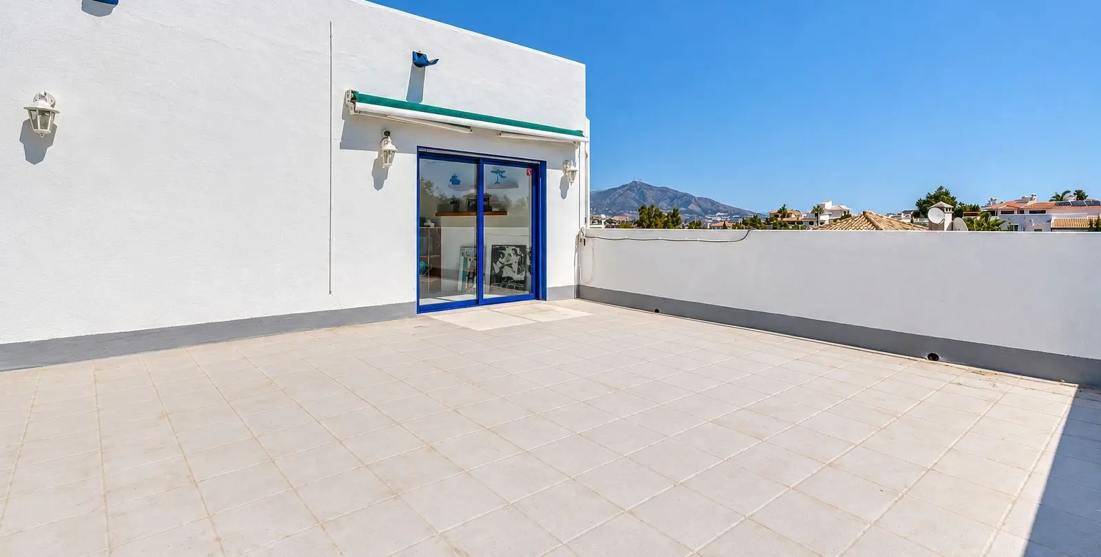 Sale of detached villa in Cerros del Aguila 69