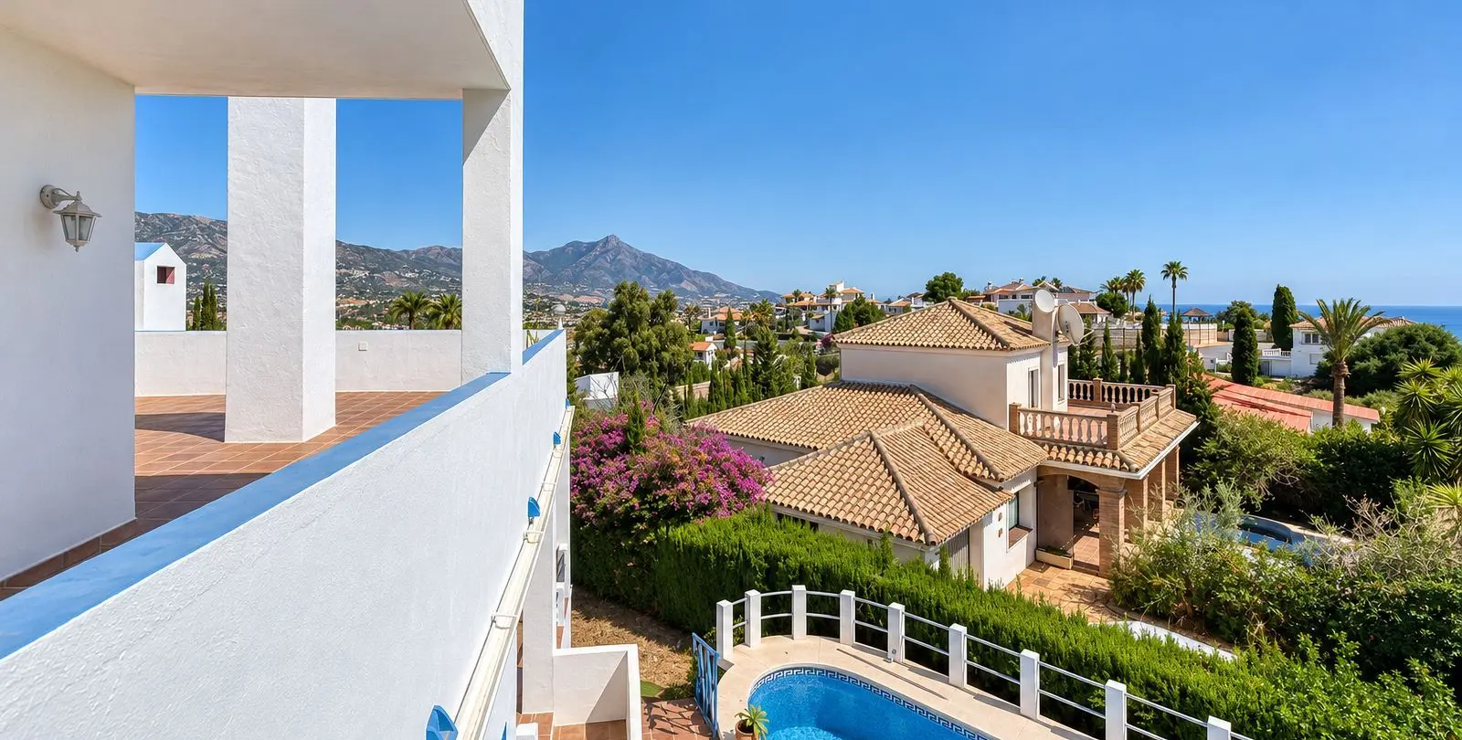 Sale of detached villa in Cerros del Aguila 72