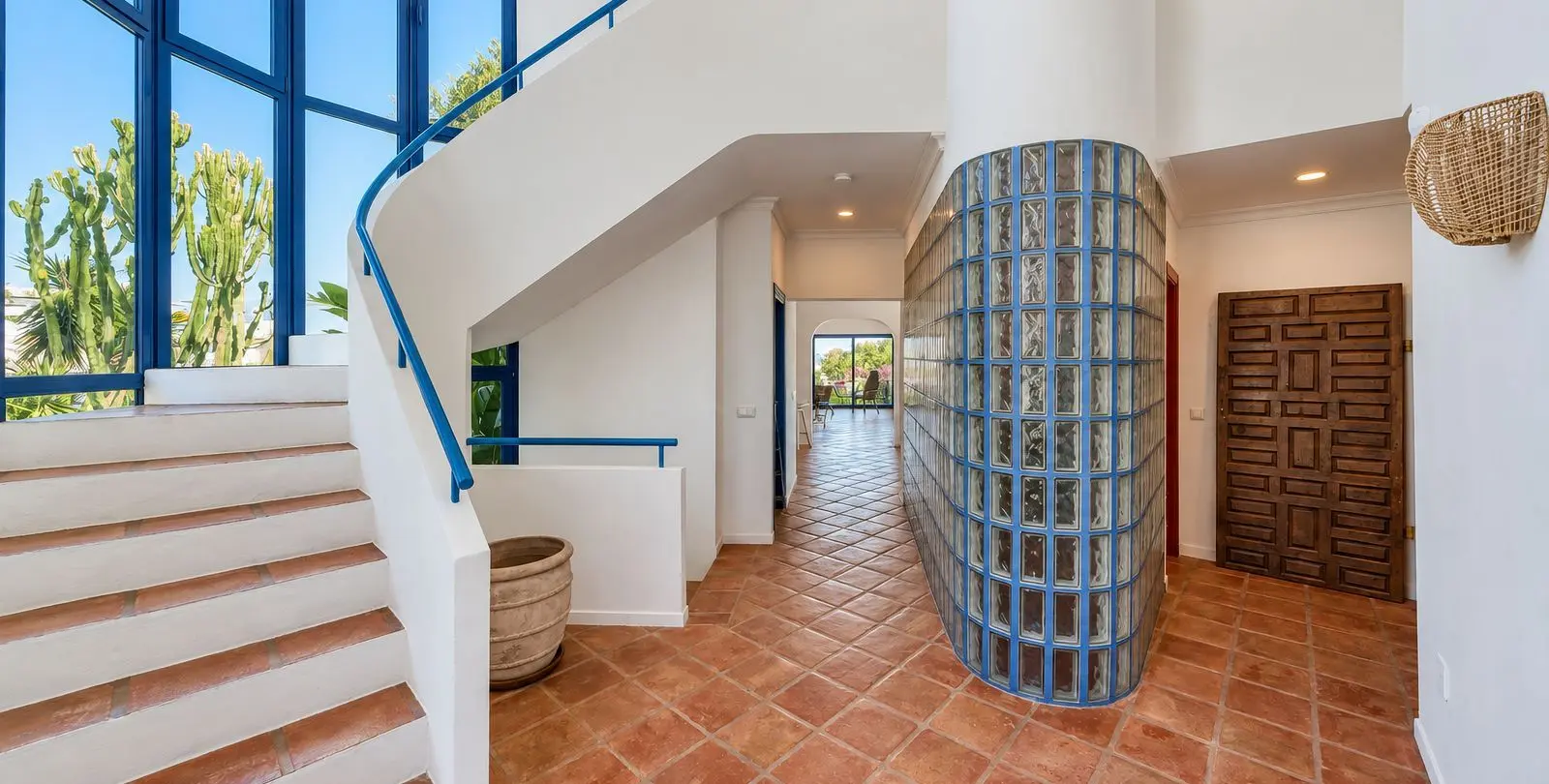 Sale of detached villa in Cerros del Aguila 73