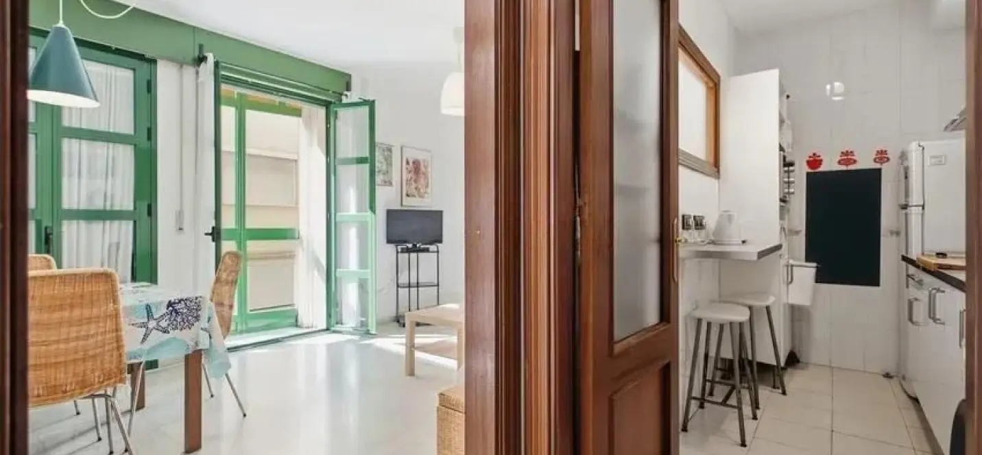 Venta de apartamento en planta media en Málaga 1
