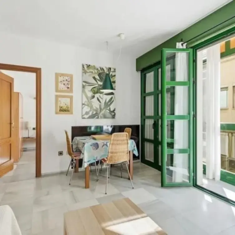 Venta de apartamento en planta media en Málaga