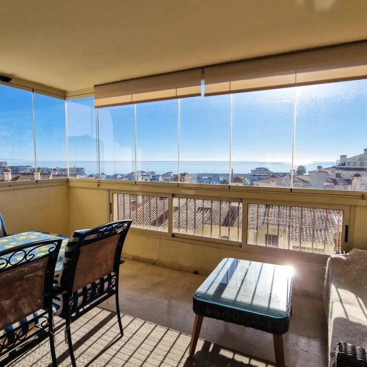Sale of middle floor apartment in La Duquesa