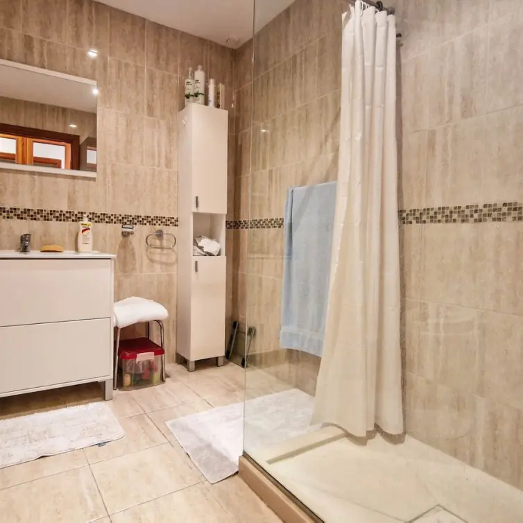Sale of middle floor apartment in La Duquesa