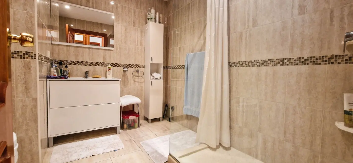 Sale of middle floor apartment in La Duquesa 3