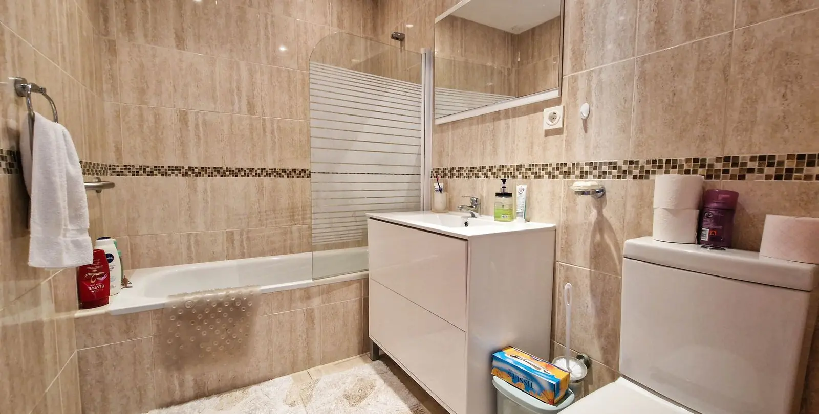 Sale of middle floor apartment in La Duquesa 7