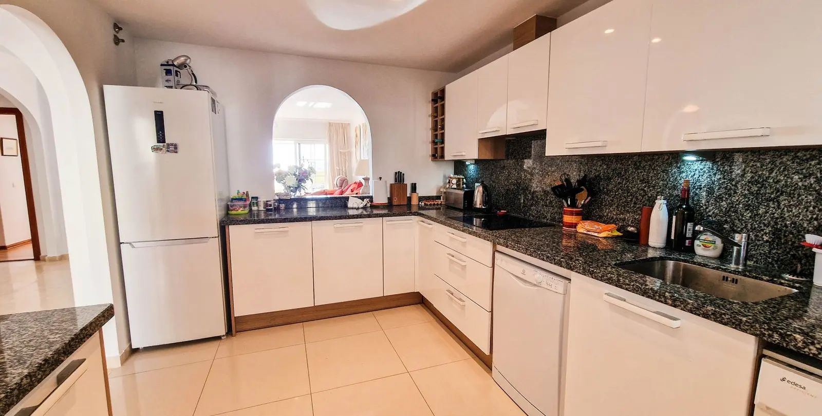 Sale of middle floor apartment in La Duquesa 8
