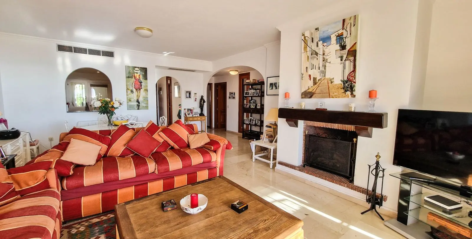 Sale of middle floor apartment in La Duquesa 10
