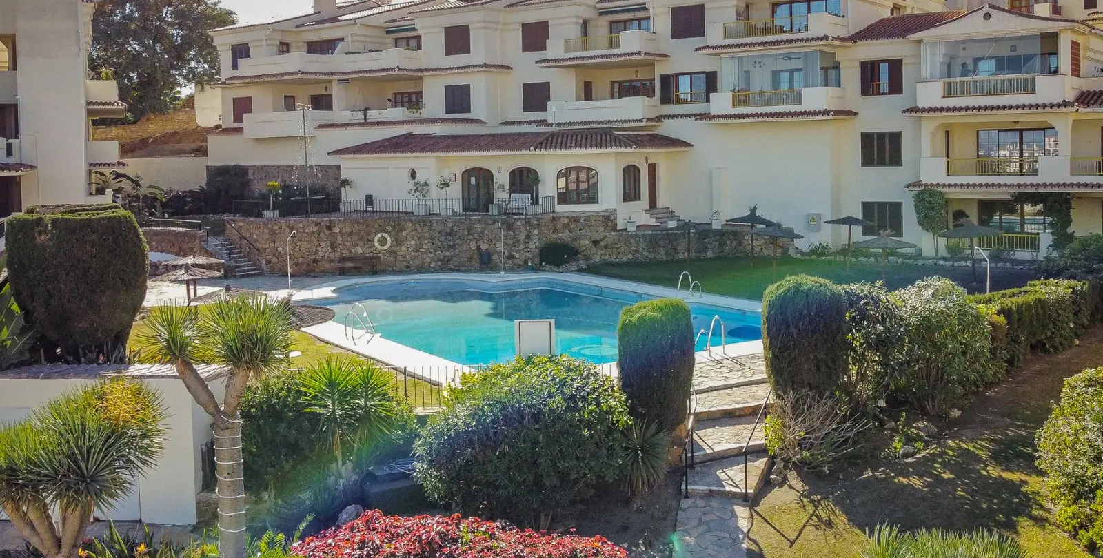 Sale of middle floor apartment in La Duquesa 11