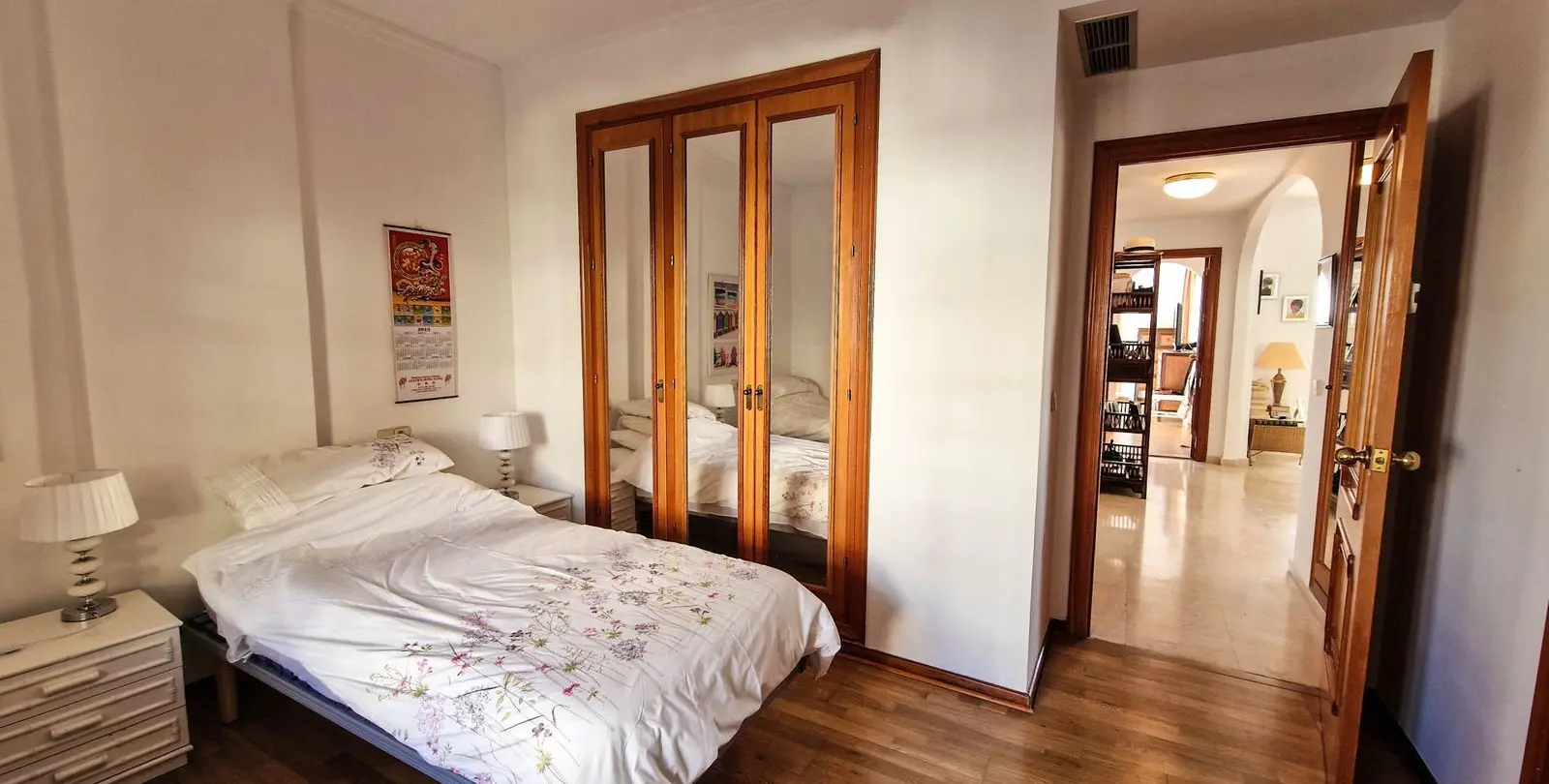 Sale of middle floor apartment in La Duquesa 13