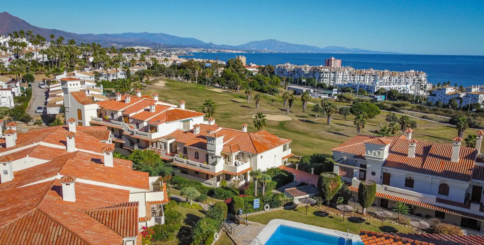 Sale of middle floor apartment in La Duquesa 18