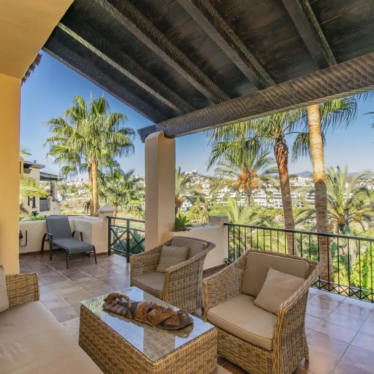 Sale of middle floor apartment in Atalaya