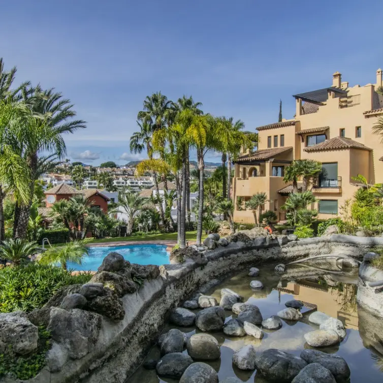 Sale of middle floor apartment in Atalaya