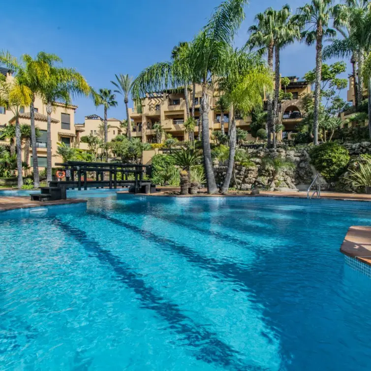 Sale of middle floor apartment in Atalaya