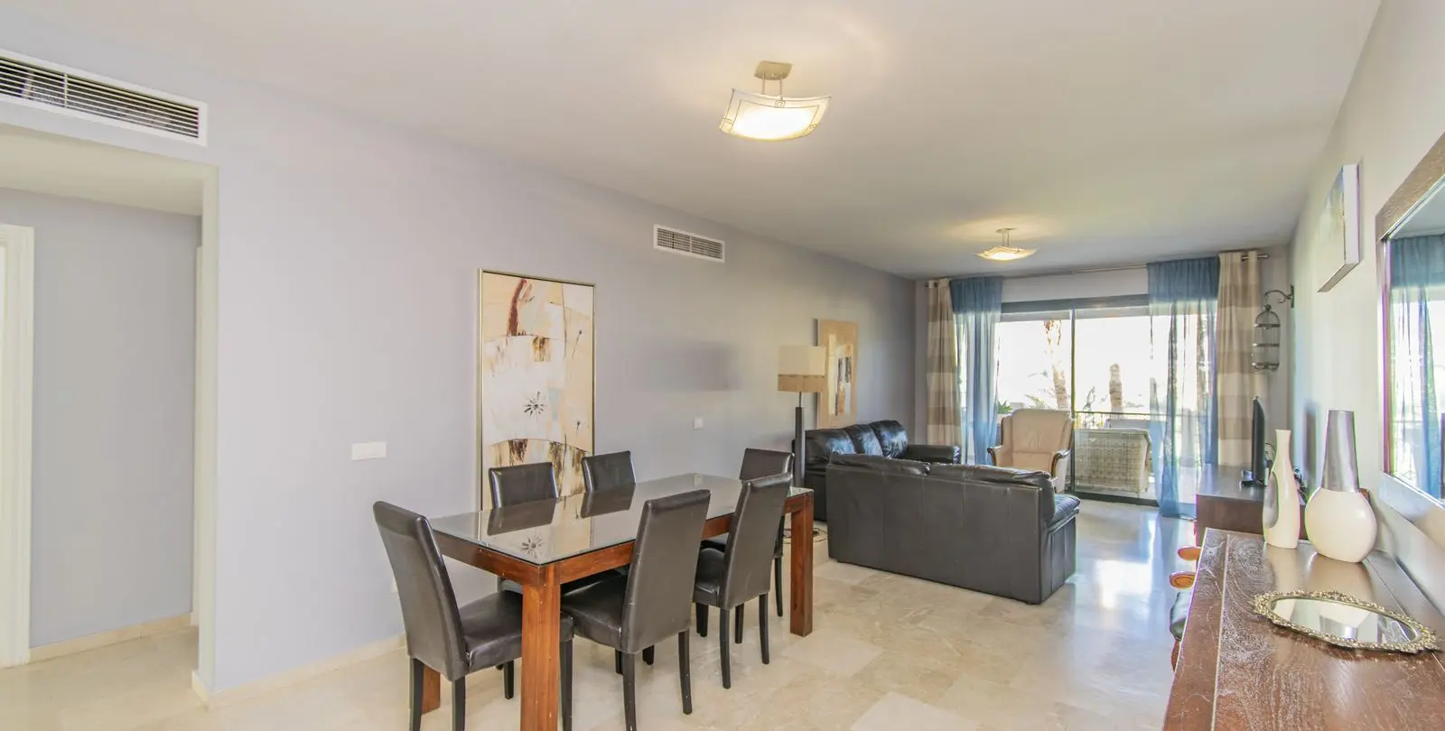 Sale of middle floor apartment in Atalaya 5
