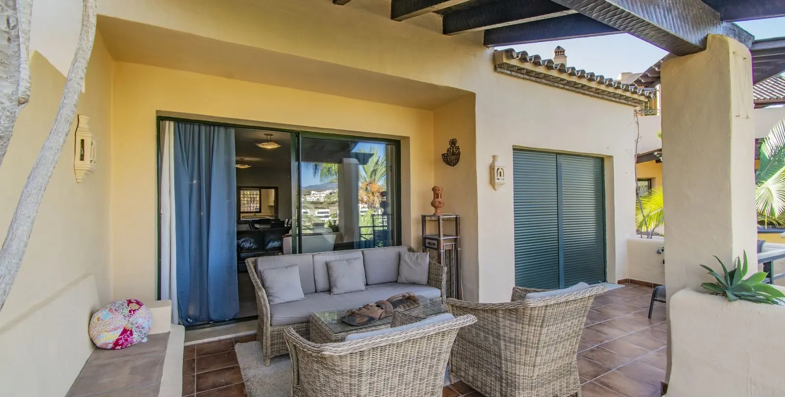Sale of middle floor apartment in Atalaya 6