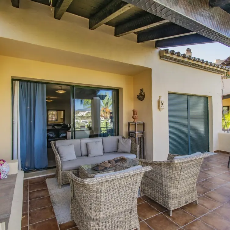Sale of middle floor apartment in Atalaya