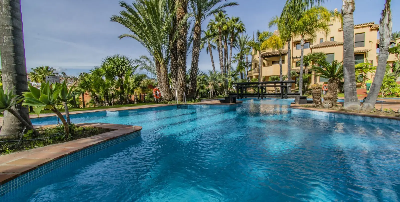 Sale of middle floor apartment in Atalaya 29