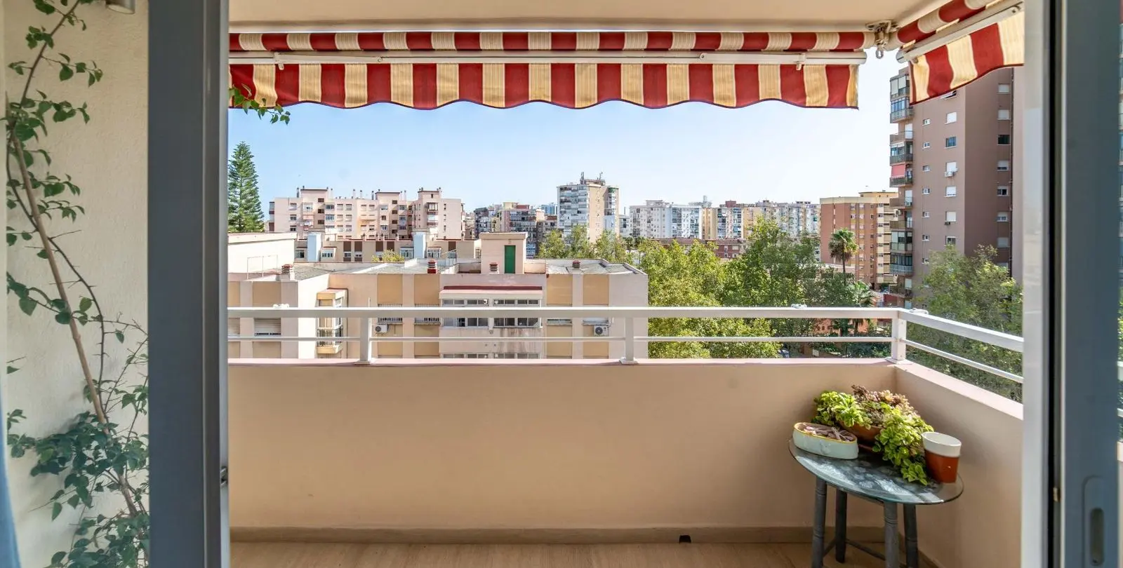 Продажа апартаментов на среднем этаже в Málaga 25