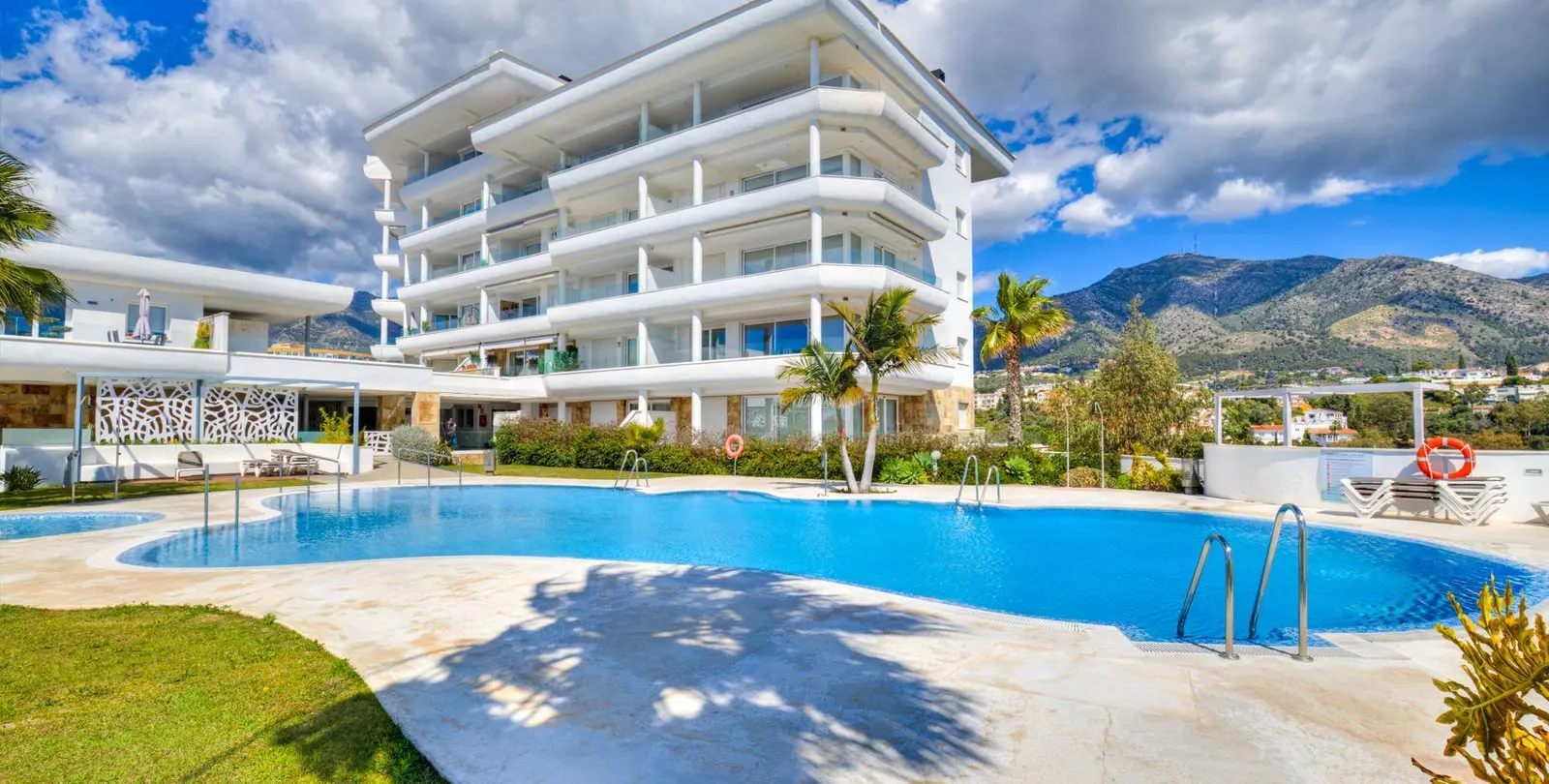 Продажа апартаментов на среднем этаже в Torreblanca 18