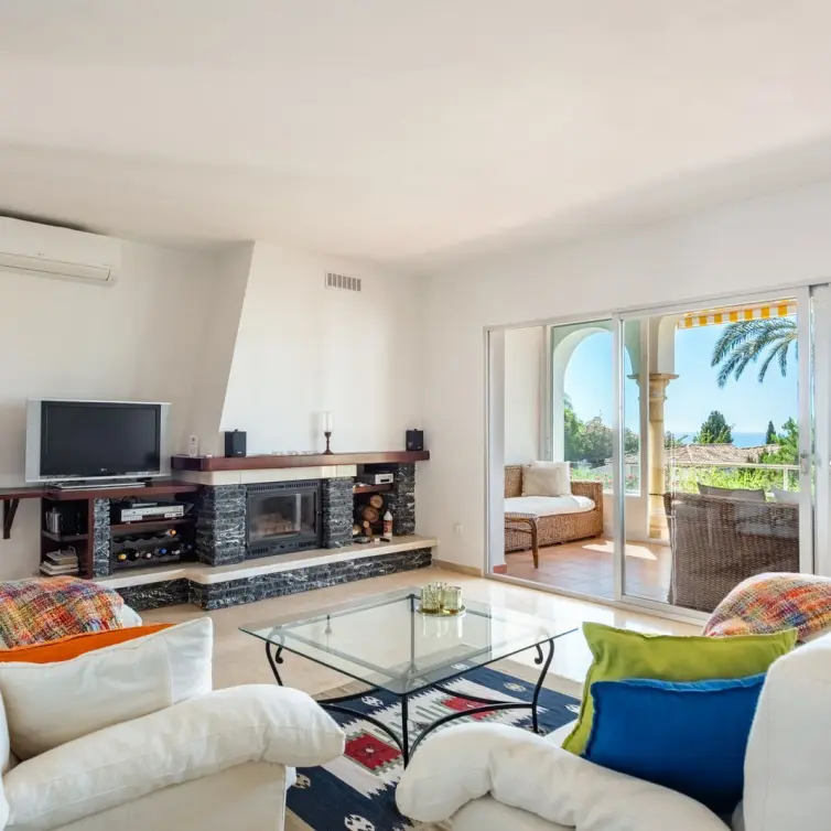 Sale of townhouse in El Paraiso