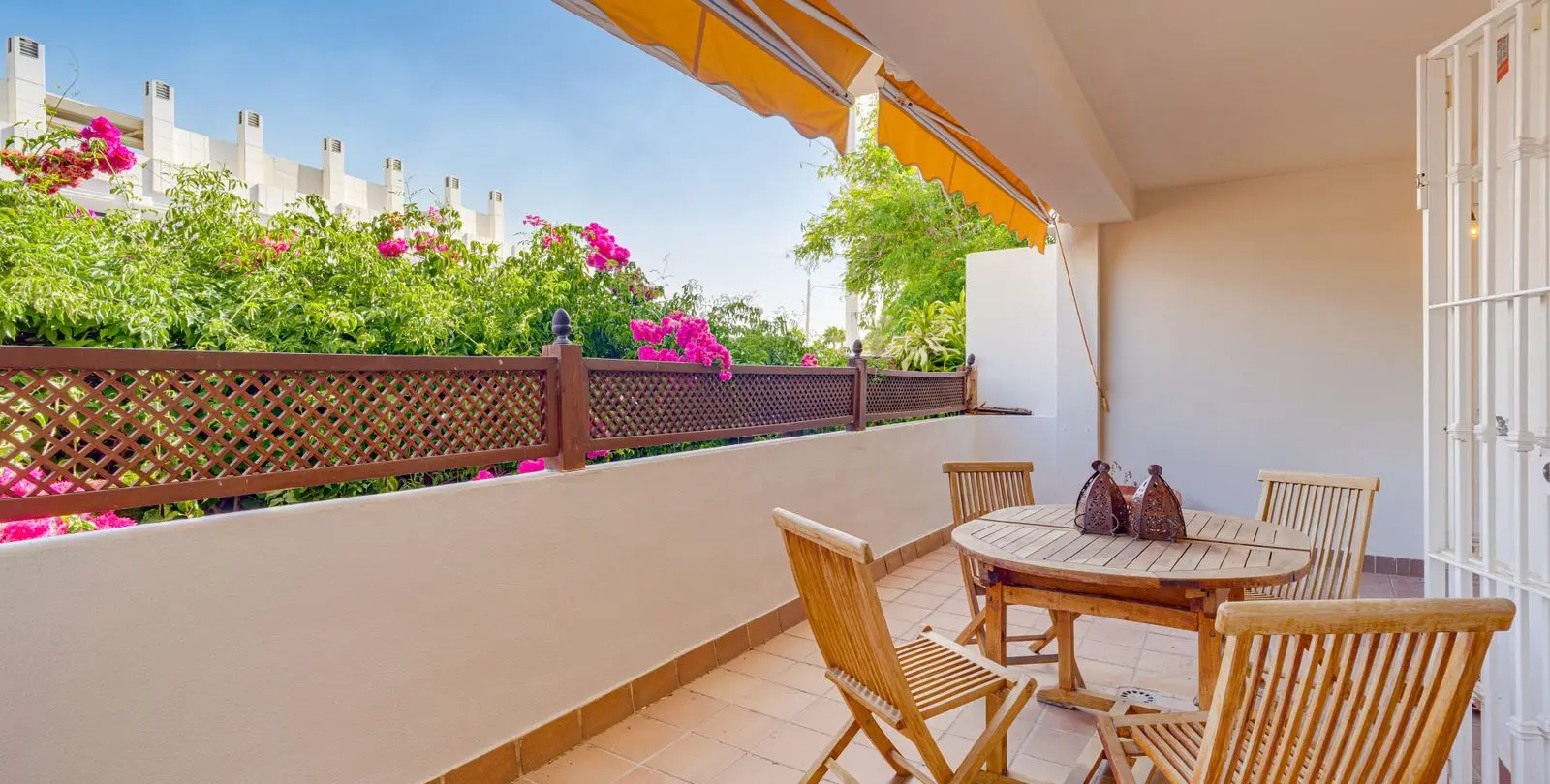 Sale of ground floor apartment in The Golden Mile 1
