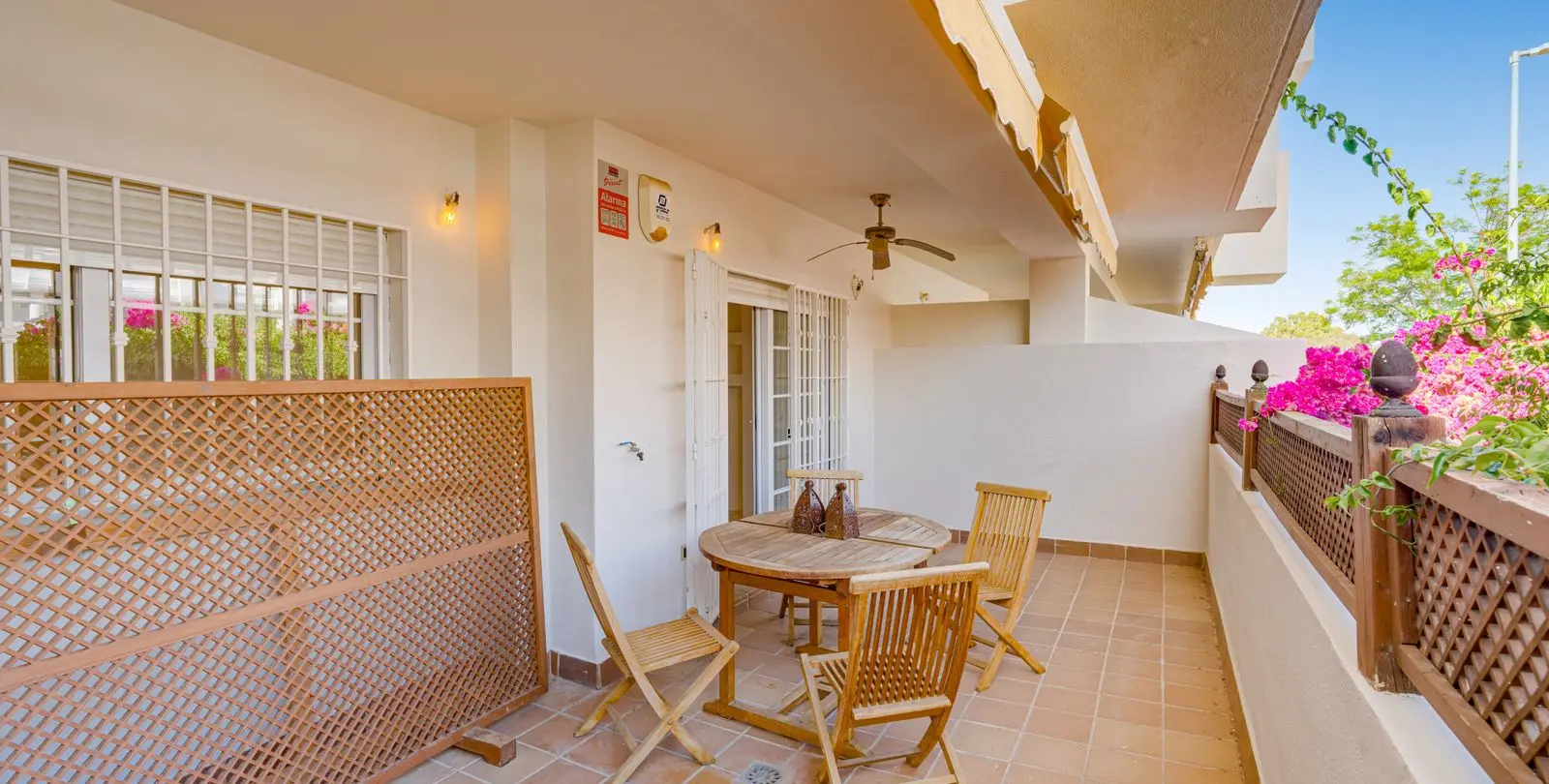 Sale of ground floor apartment in The Golden Mile 4