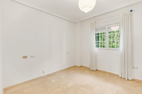 Image 6 thumb