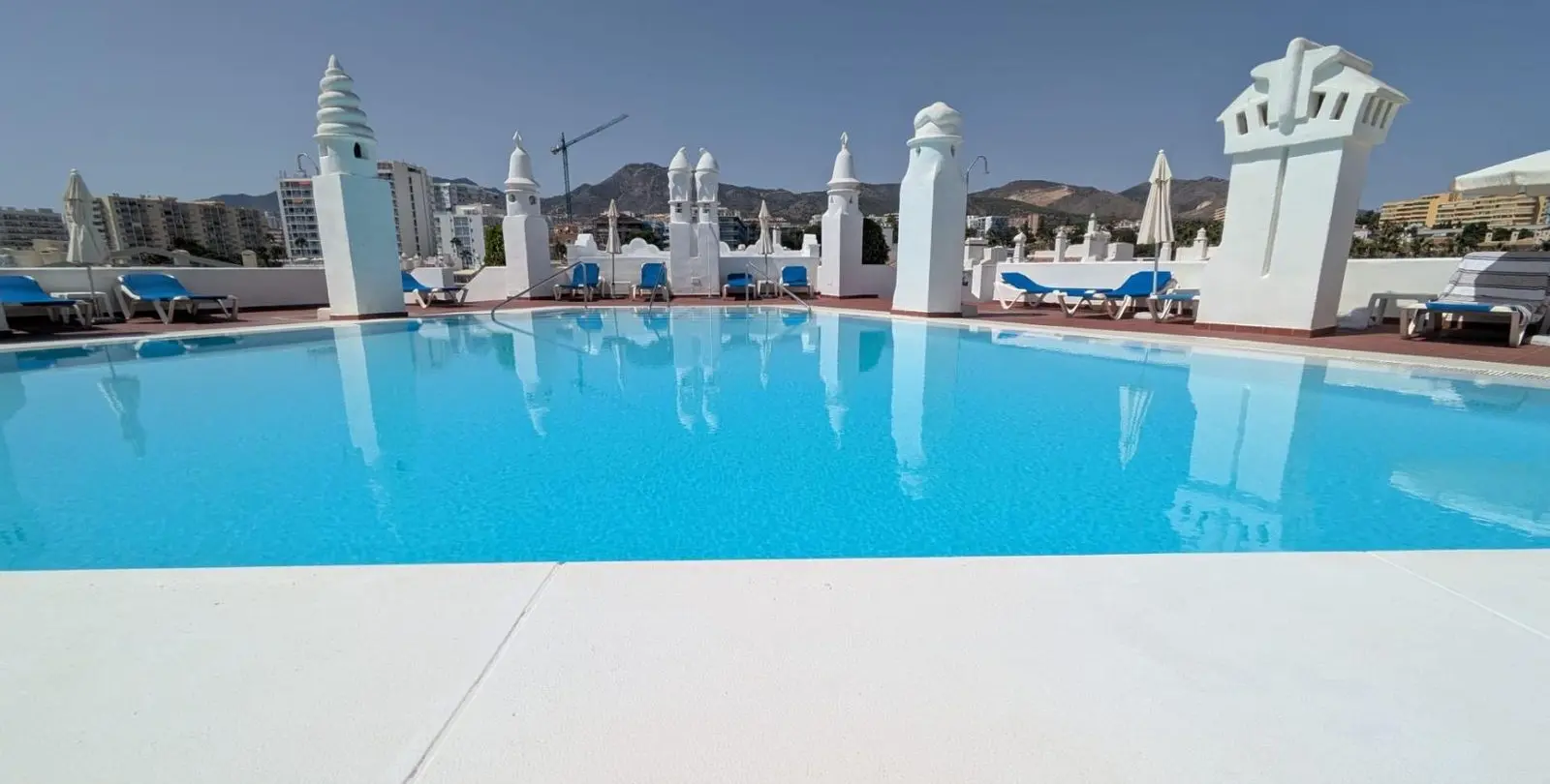 Sale of middle floor apartment in Benalmadena 1
