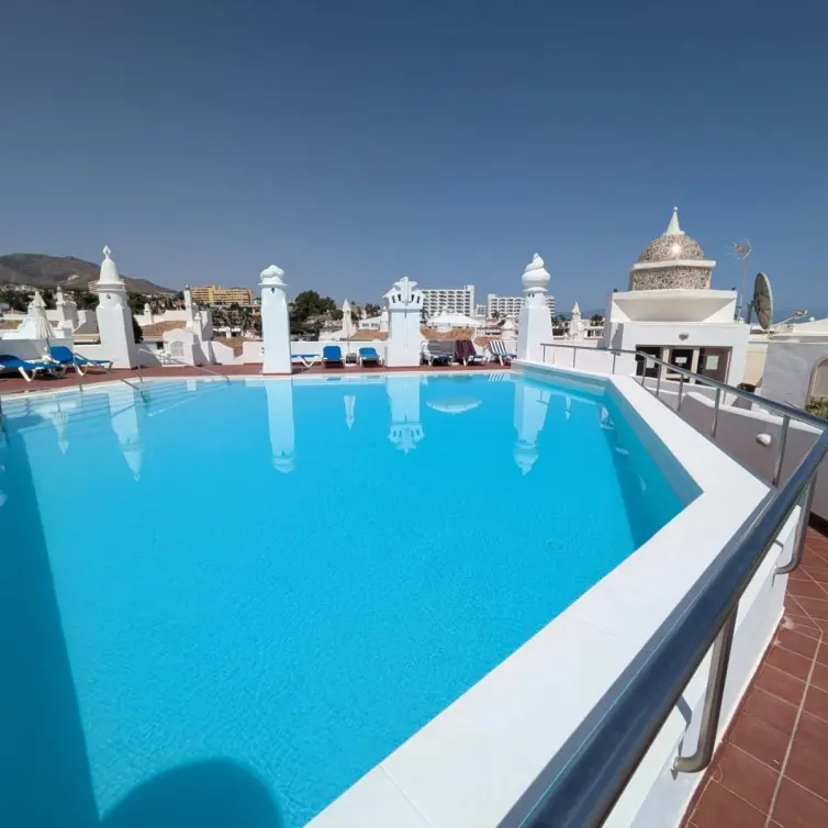 Venta de apartamento en planta media en Benalmadena