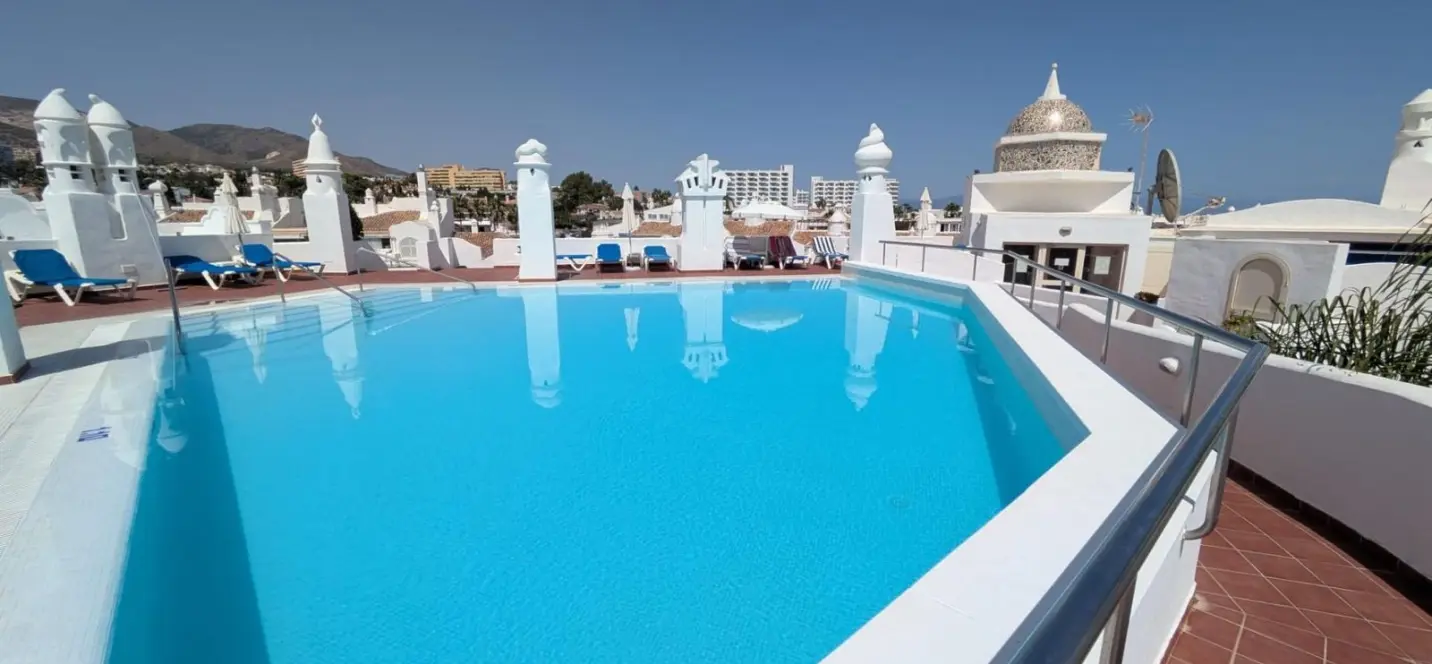 Venta de apartamento en planta media en Benalmadena 1