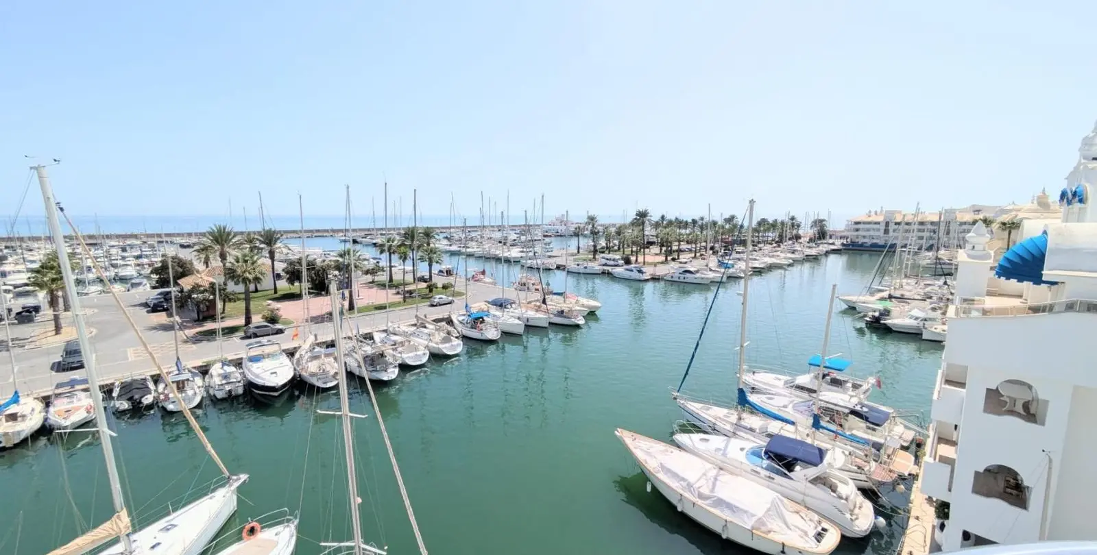 Sale of middle floor apartment in Benalmadena 3