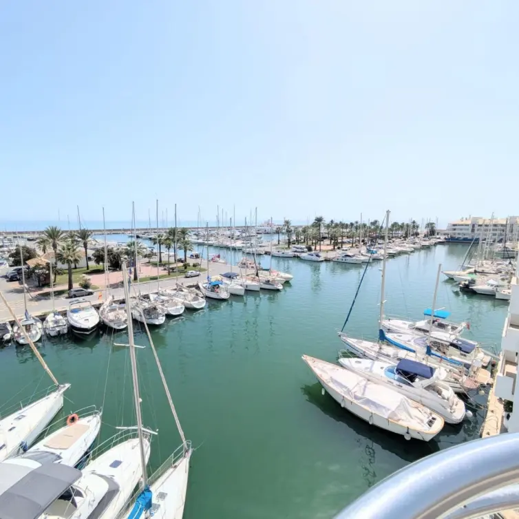 Venta de apartamento en planta media en Benalmadena