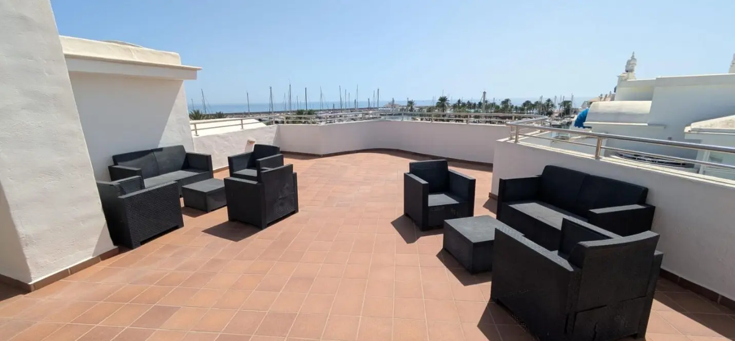 Venta de apartamento en planta media en Benalmadena 3