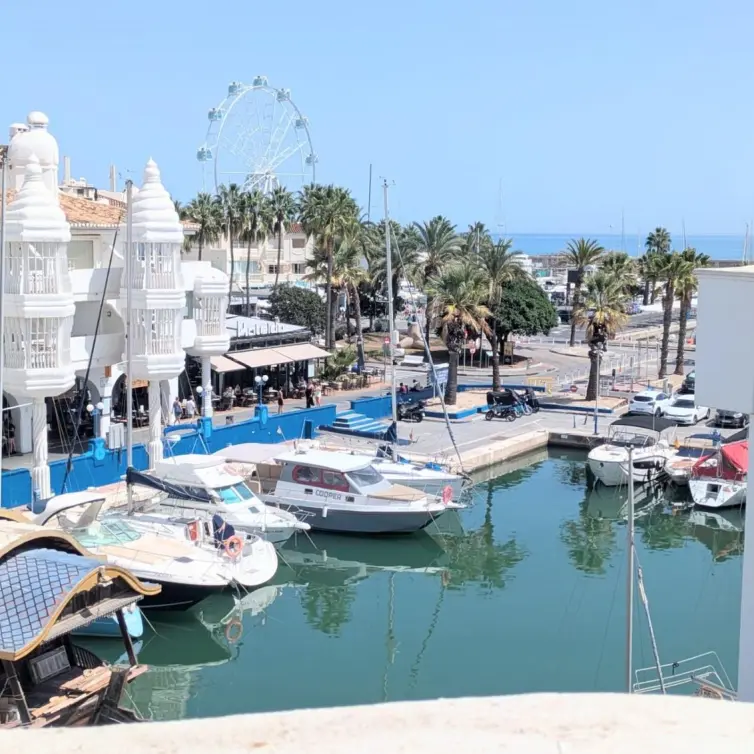 Venta de apartamento en planta media en Benalmadena