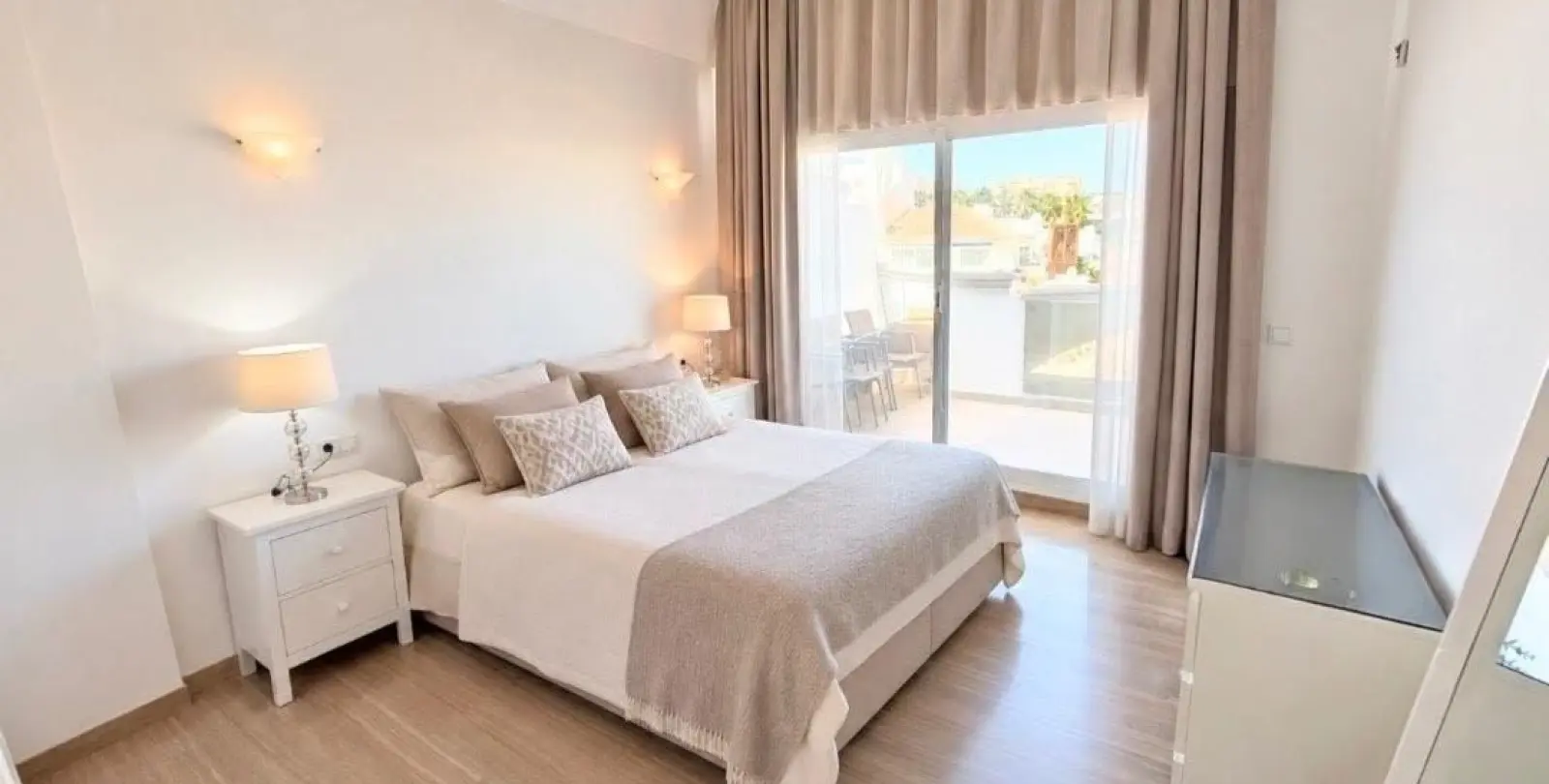 Sale of middle floor apartment in Benalmadena 10