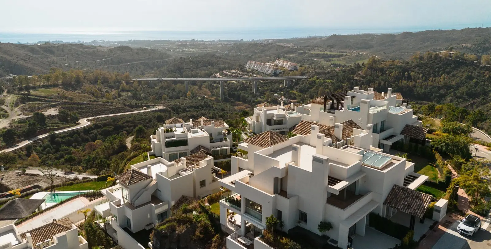 Продажа двухуровневых апартаментов в Benahavís 71