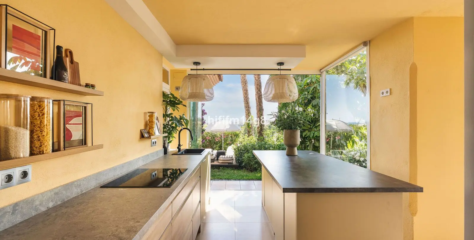 Venta de apartamento en planta baja en Nueva Andalucía 3