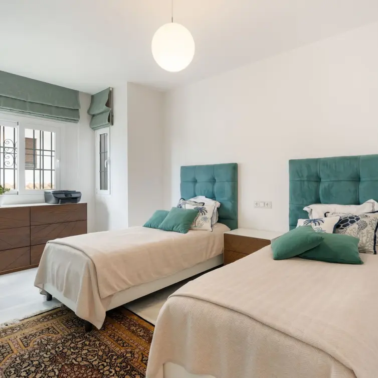 Venta de apartamento en planta media en Nueva Andalucía