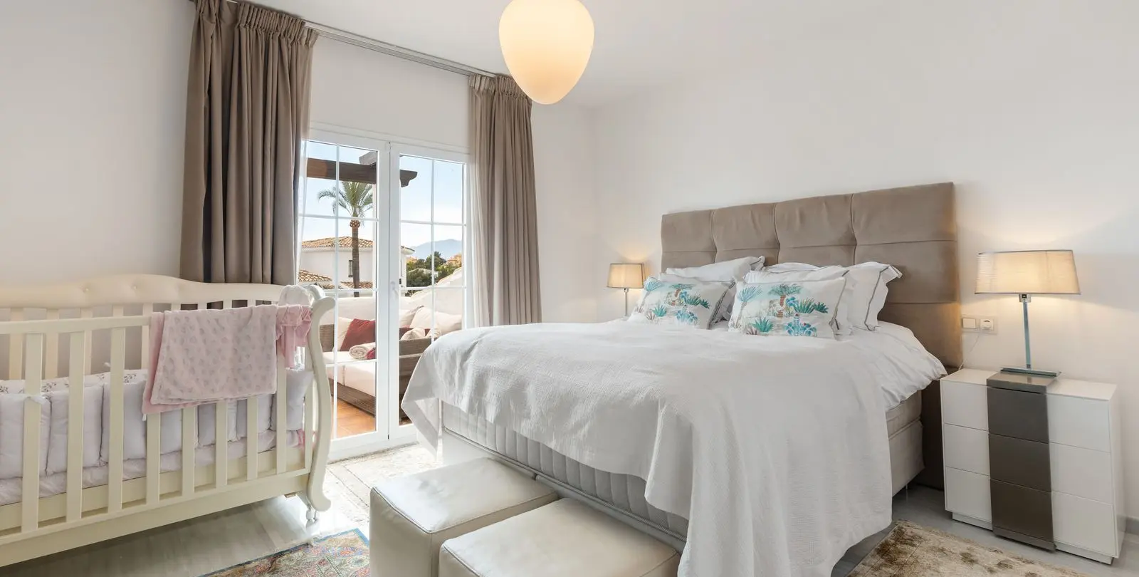 Venta de apartamento en planta media en Nueva Andalucía 16