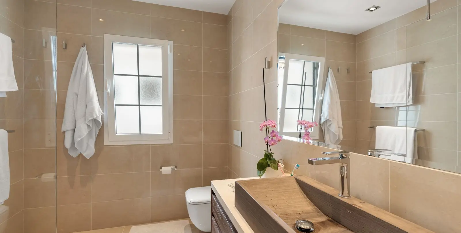 Venta de apartamento en planta media en Nueva Andalucía 17