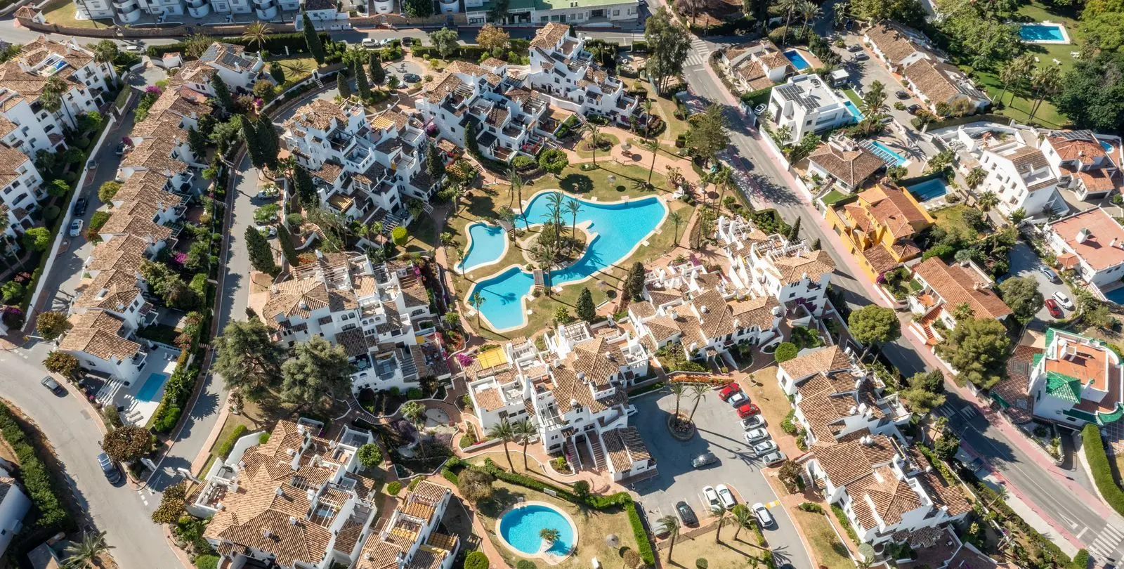 Venta de apartamento en planta media en Nueva Andalucía 29