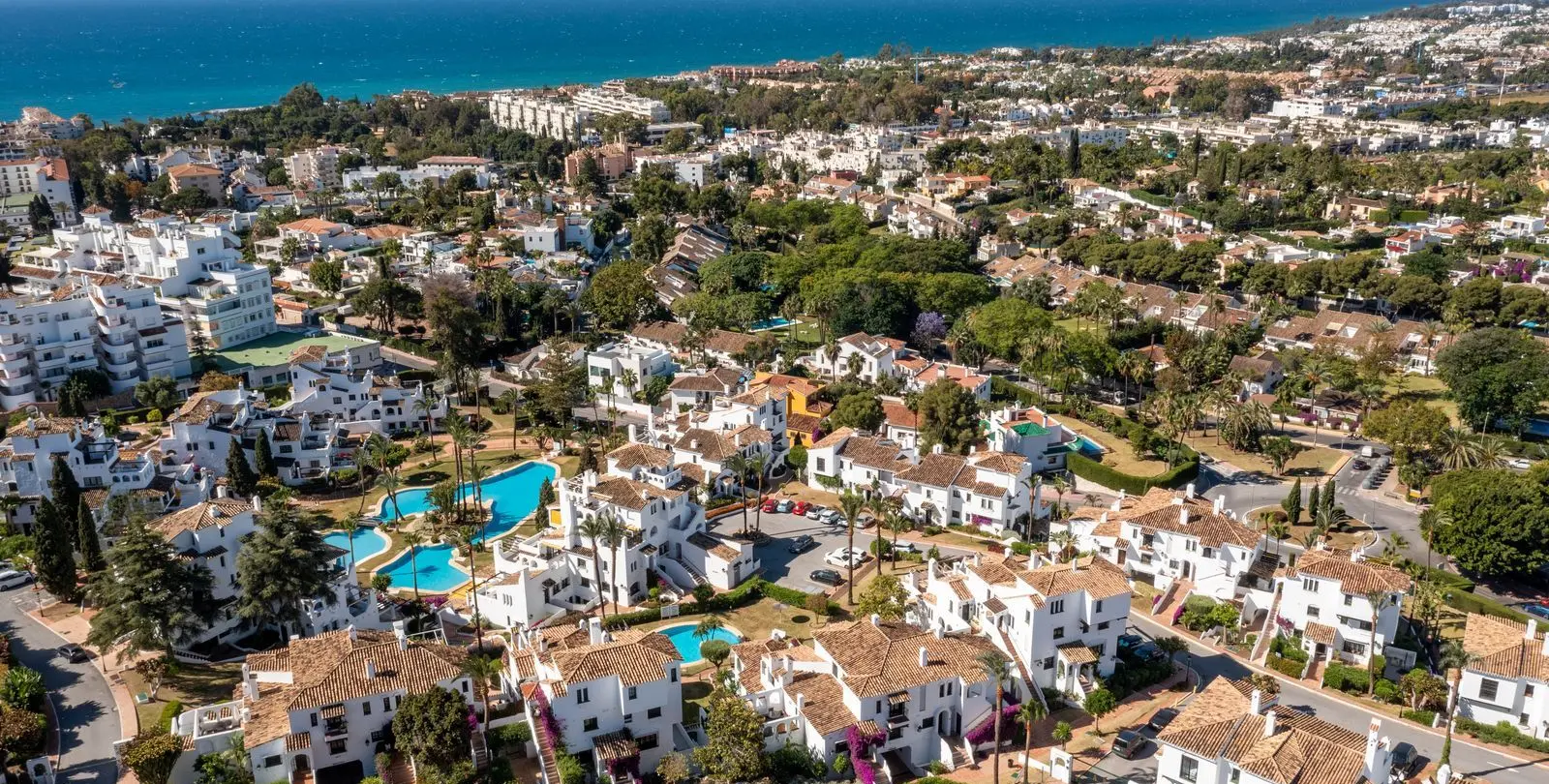 Venta de apartamento en planta media en Nueva Andalucía 30