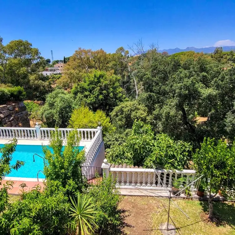 Venta de villa independiente en Elviria