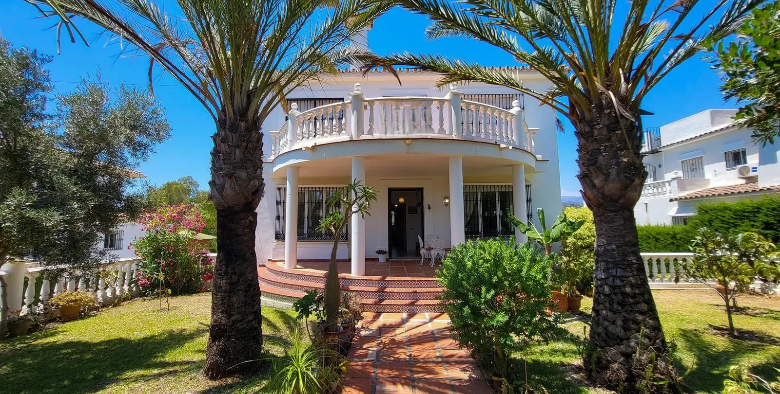 Venta de villa independiente en Elviria 36