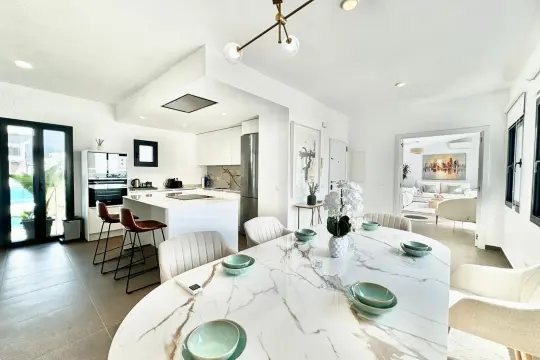 Image 3 thumb
