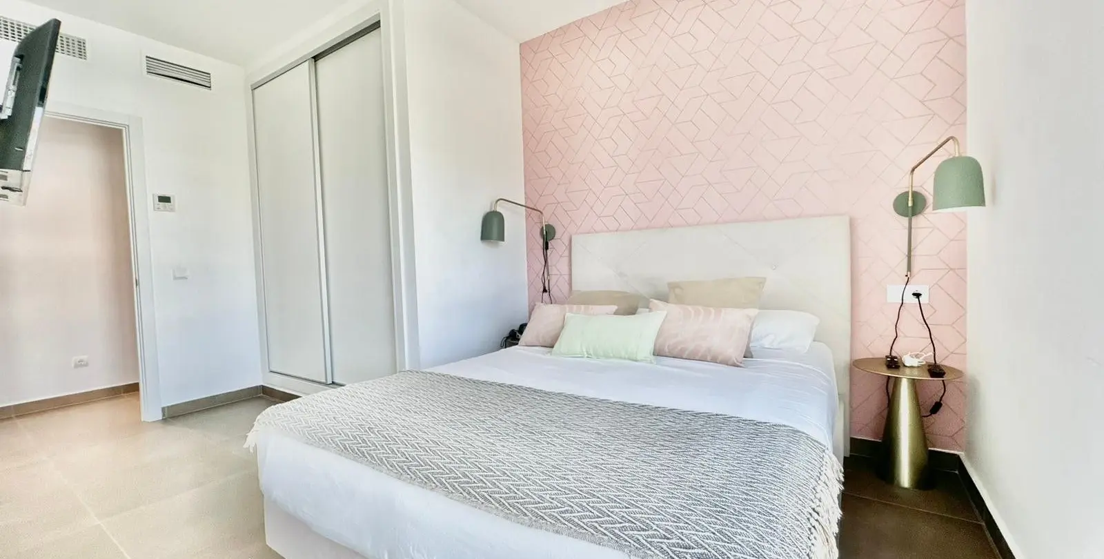 Продажа апартаментов на среднем этаже в Puerto Banús 8