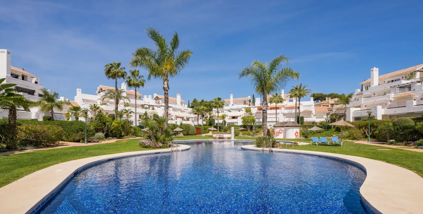 Продажа апартаментов на среднем этаже в Marbella 1