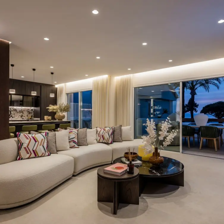 Venta de apartamento en planta media en Marbella