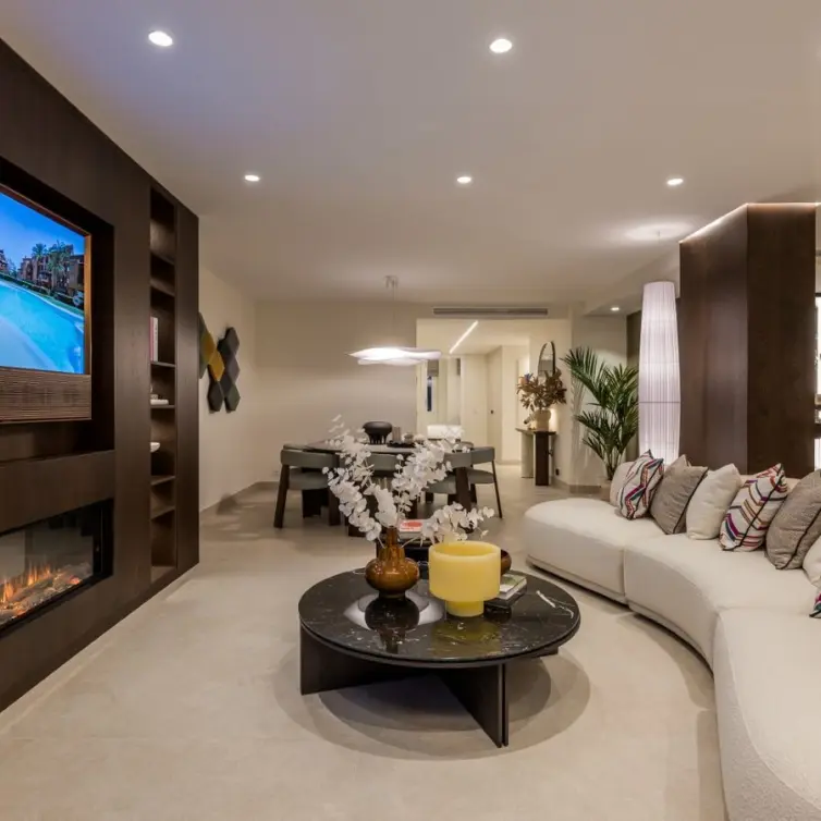 Venta de apartamento en planta media en Marbella