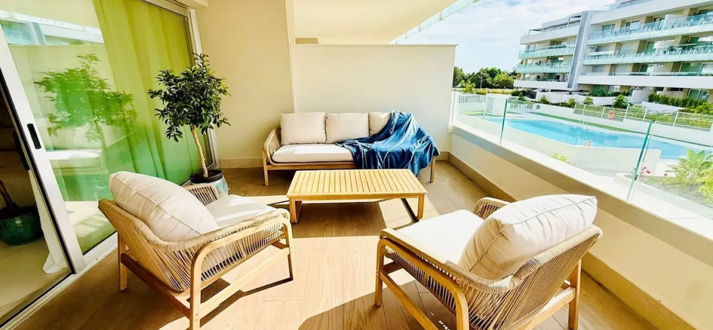 Alquiler a largo plazo de apartamento en planta media en San Pedro de Alcántara 0